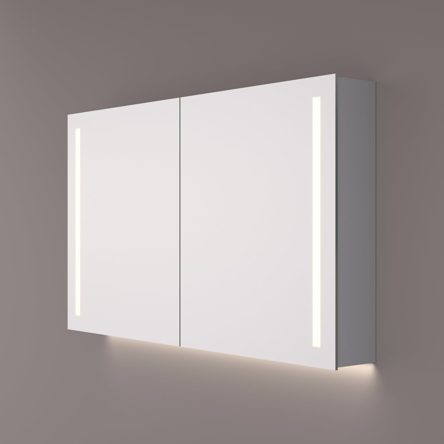 Voorraad Luxe spiegelkast met verticale LED banen en indirecte LED verlichting onder 60x70x14cm + spiegelverwarming + geaard stopcontact + verstelbare glazen planchetten