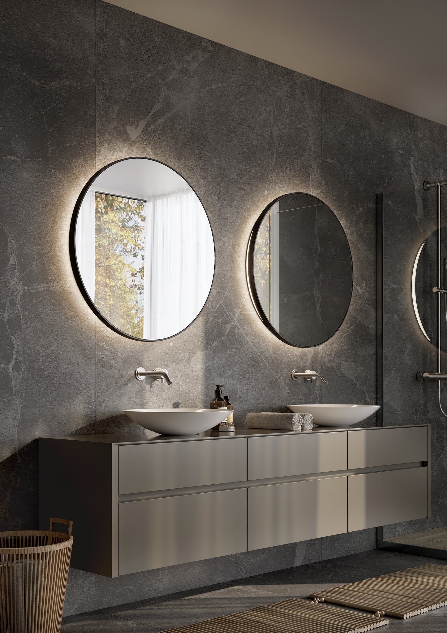 Ronde maatwerkspiegel 900 mm diameter, mat wit aanzichtrand 5 mm incl. indirecte LED rondom.