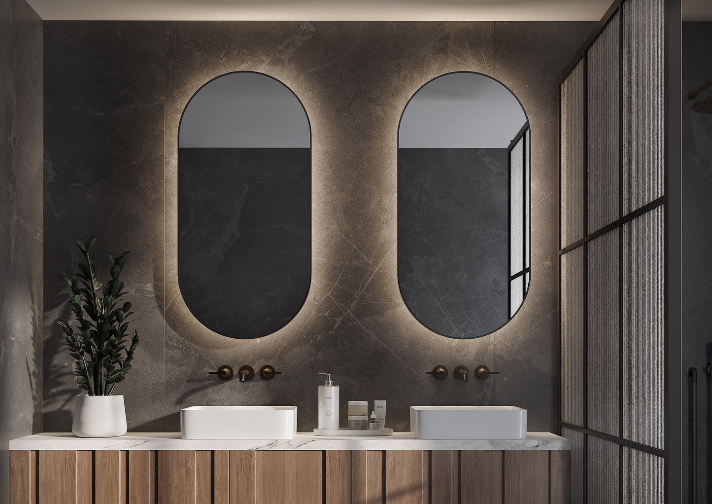 Ovale maatwerkspiegel 800X1600 mm met mat zwarte rand (aanzichtrand 5mm) met indirecte led verlichting rondom